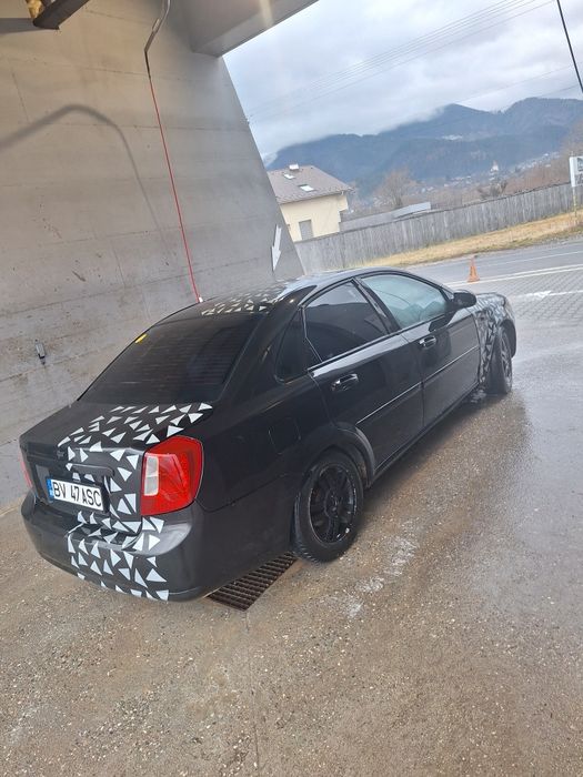 Vand sau schimb chevrolet lacetti