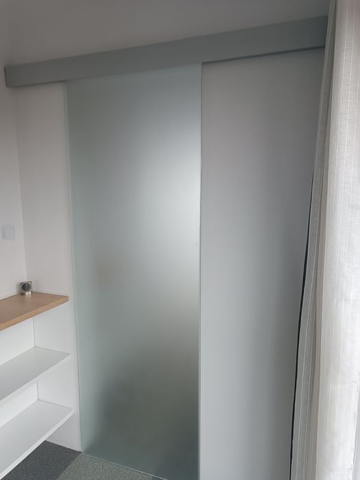 Sistem de culisare uși profil  aluminiu