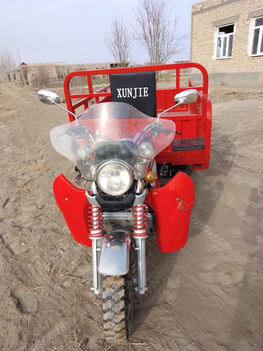 Muravey yangi kam yurigan