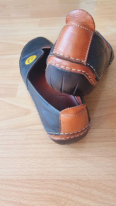 Кожени балеринки с бродерия "усмивка", 37 номер