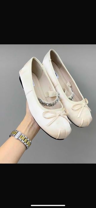 Продаю обувь басоножки черного цвета