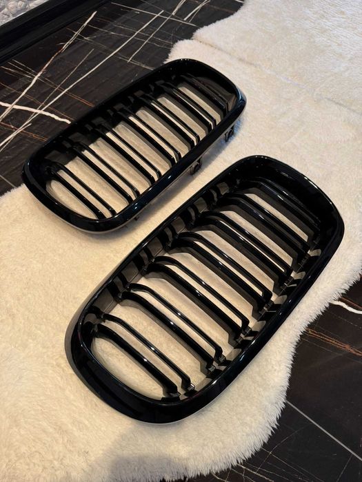 Бъбреци черен лак за BMW F16 в отлично състояние!