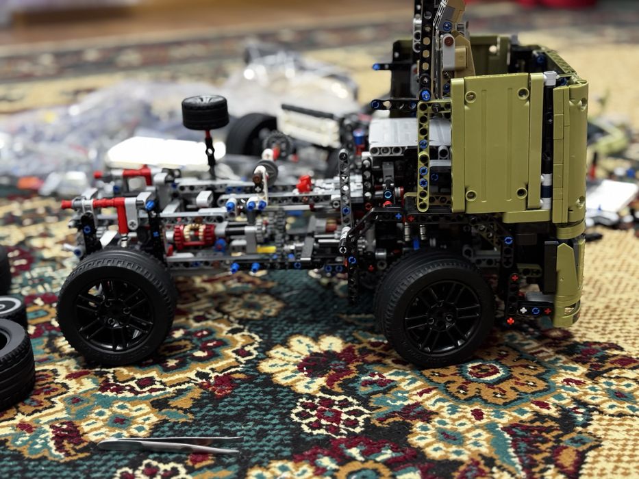 Lego 42110 2набора