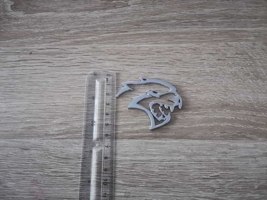 Hellcat лого сребриста емблема дясна