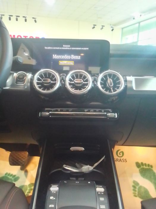 Mercedes Benz EQB 350