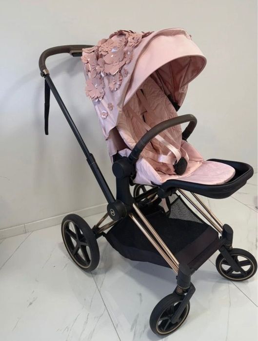 Коляска Cybex Simply Flowers.