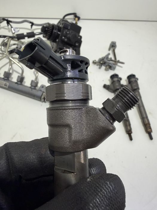 Комплект горивна система гнп gnp GNP  Bosch 2.0 dCi дюзи помпа рейка Renault Nissan 0445010404