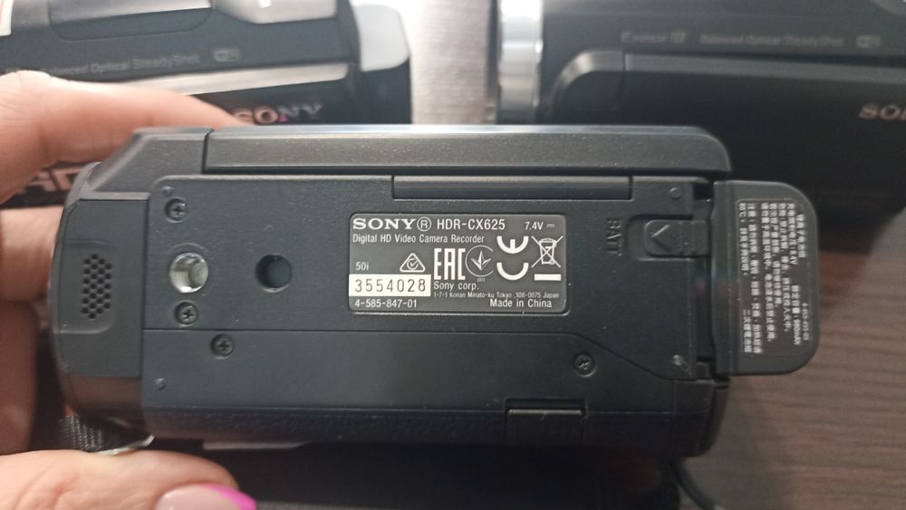 Видеокамеры  Sony 9.2, 3 штуки