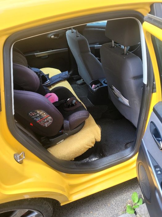 SEAT Leon 2011 — imagine 5