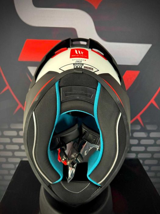 НОВА Каска MT Stinger 2 Zivze B5 Matt Black/White/Red