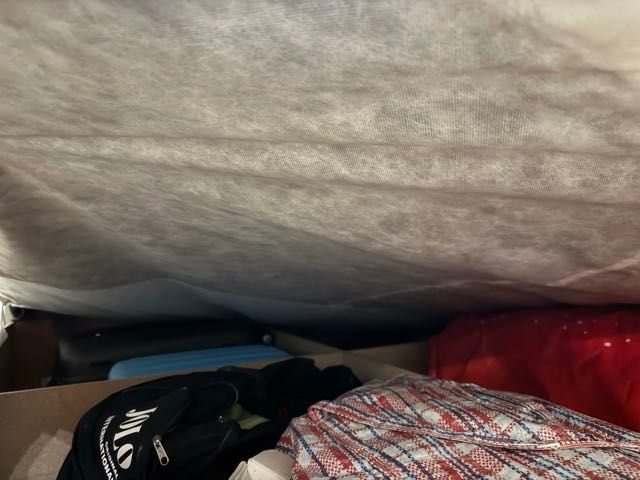 Матрак 160x190cm и дървена рамка (спалня)