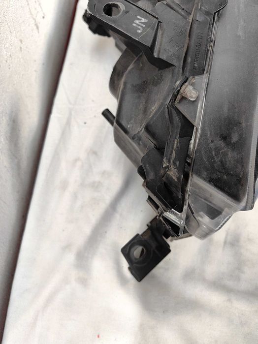 Оригинални  фарове Ляв Десен  Тойота  Toyota Hilux 2018