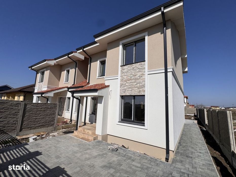 Duplex Despartit, Suprafata Generoasa , Toate Utilitatile