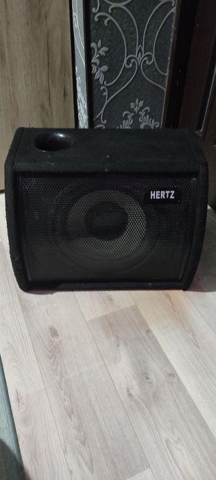 Продам Сабуфер HERTZ