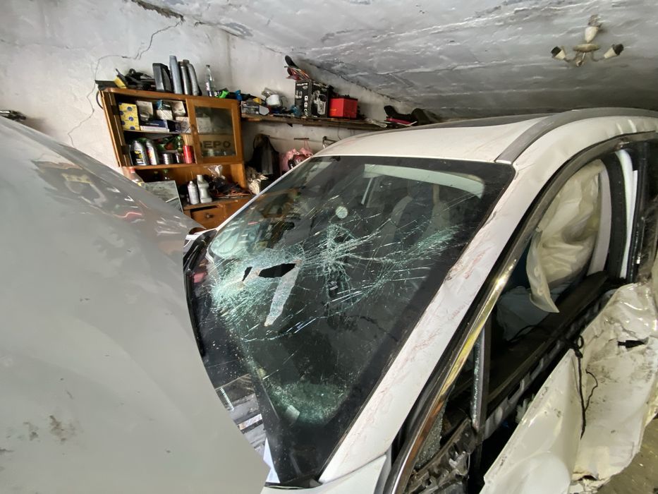 Geely atlas в аварийном состоянии