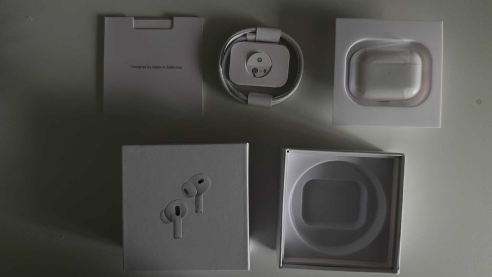 Apple AirPods Pro (2nd Generation) – Оригинални, като нови
