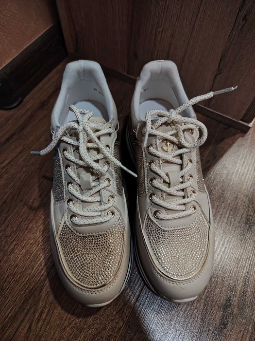 Дамски маратонки с камъни