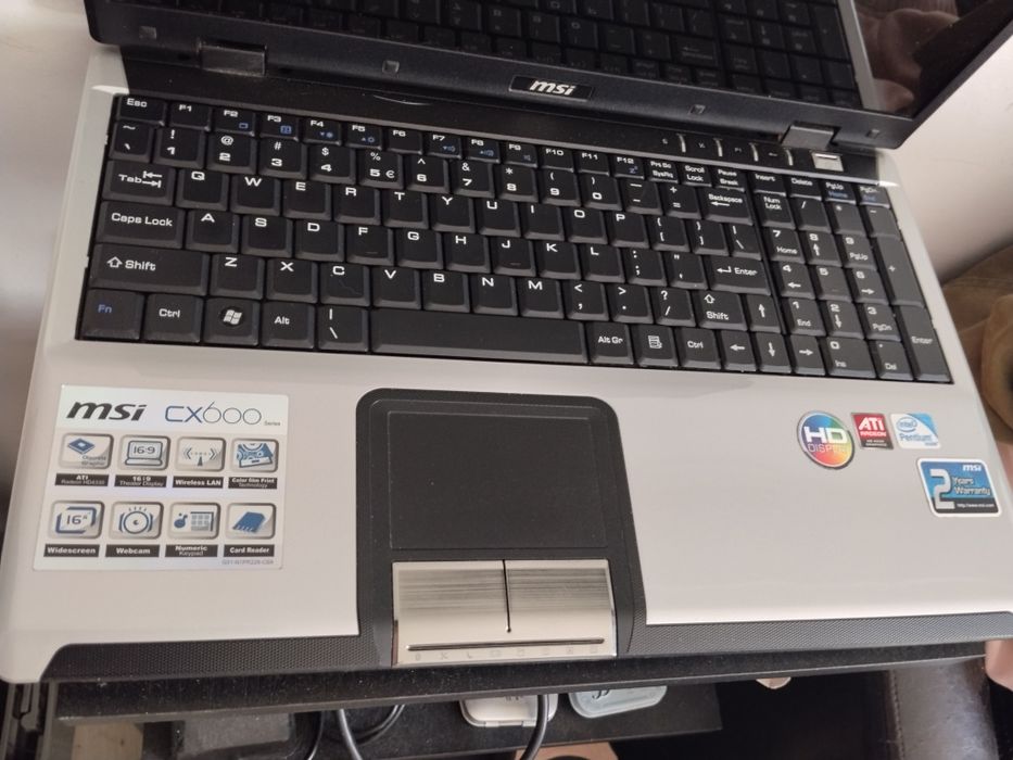 Laptop MSI CR600