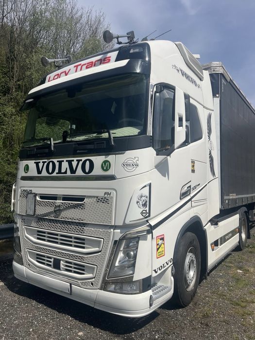 Camion volvo alb