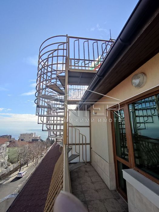 Продава се Тристаен апартамент в Варна, Галата - 158 кв.м за 1317 €/кв.м - Снимка #11