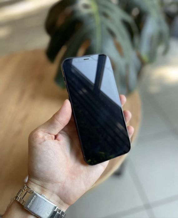Iphone 12 64 гб чёрный цвет