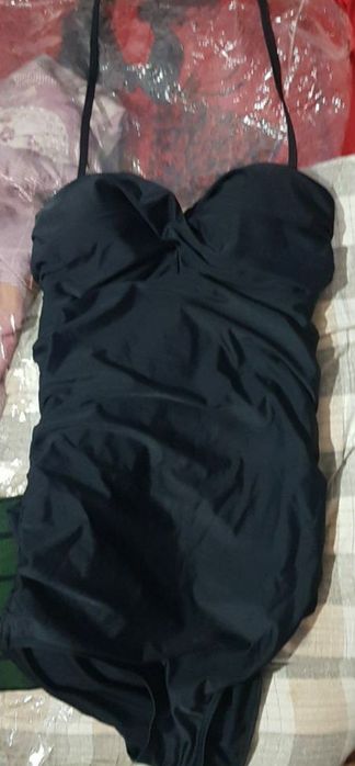 В наличии шикарный купальник очень красивый отдам за пол цены
