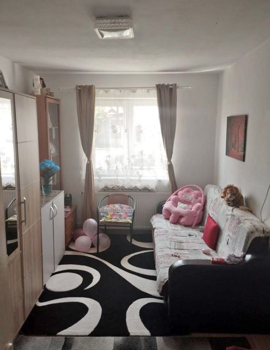 Vand apartament urgent !