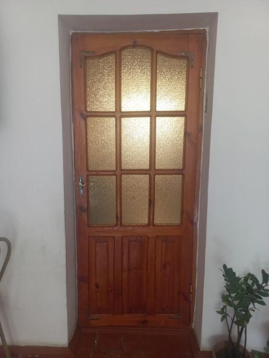 Ағаш есіктер 7 штук  бар 2шт двойной  есік