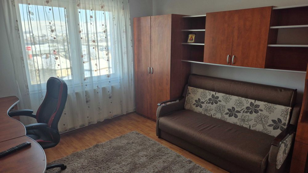 Inchiriez apartament
