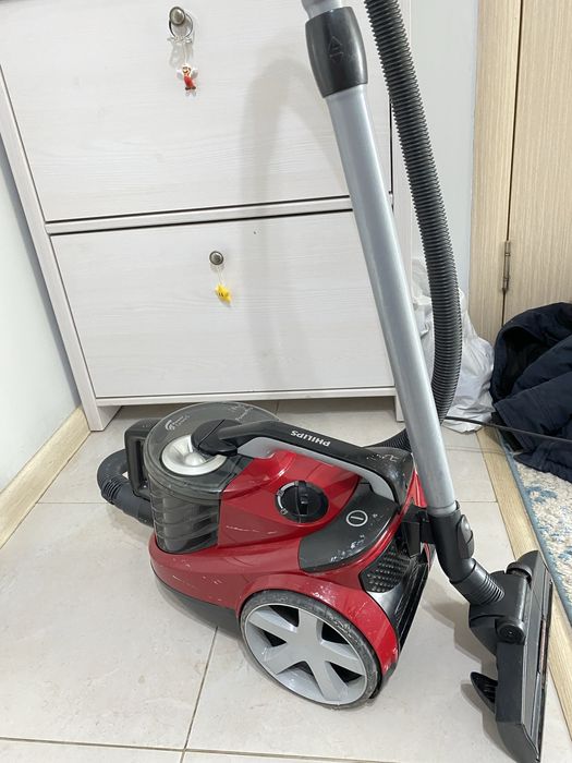 Подам пылесос Philips бу рабочий