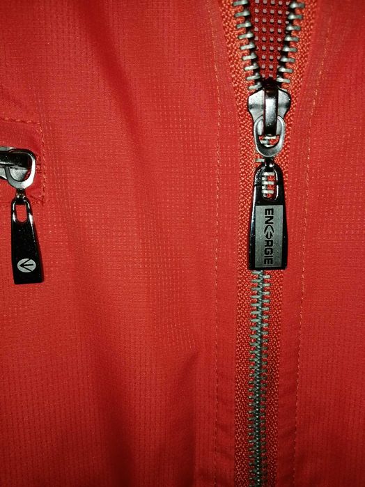 Продавам спортно мъжко яке ENERGIE