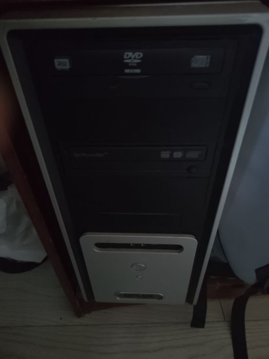 Pc retro este foarte bun pentru piese