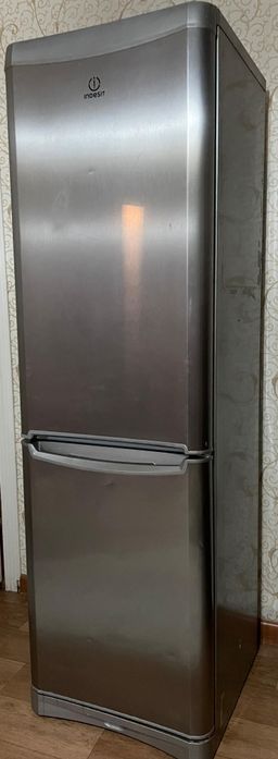 Холодильник БУ Indesit