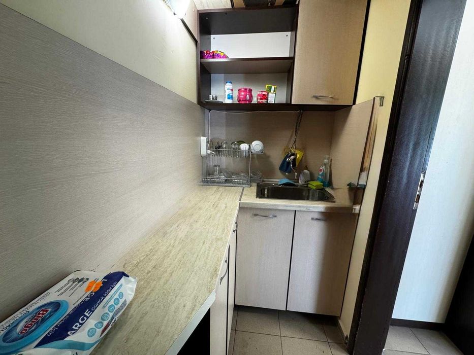 Под наем! Ъглов офис на партерен етаж в центъра на Русе