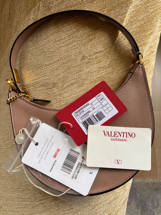 Valentino Garavani mini VLogo Signature Hobo bag ЧАНТА