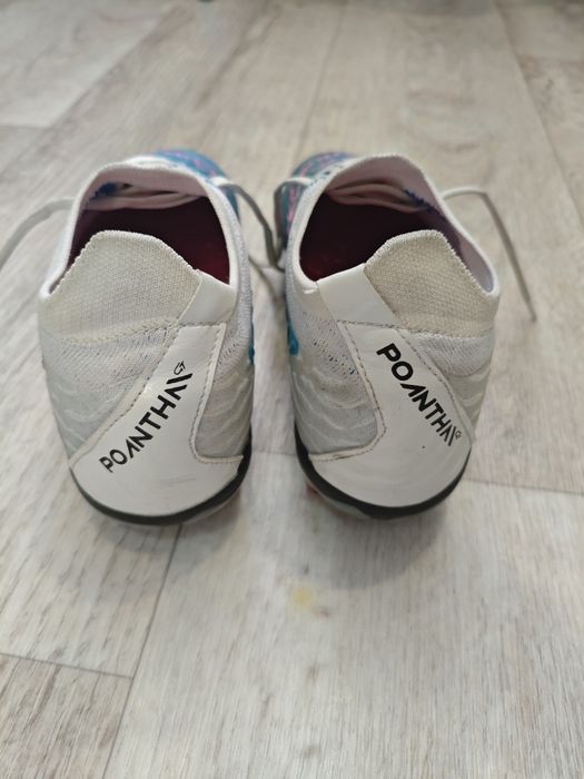 Футбольные бутсы Nike phantom gx