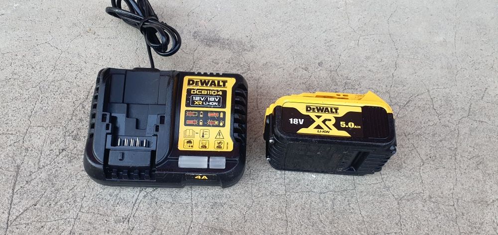 Incarcator și baterie dewalt. 5.AH.18 v.