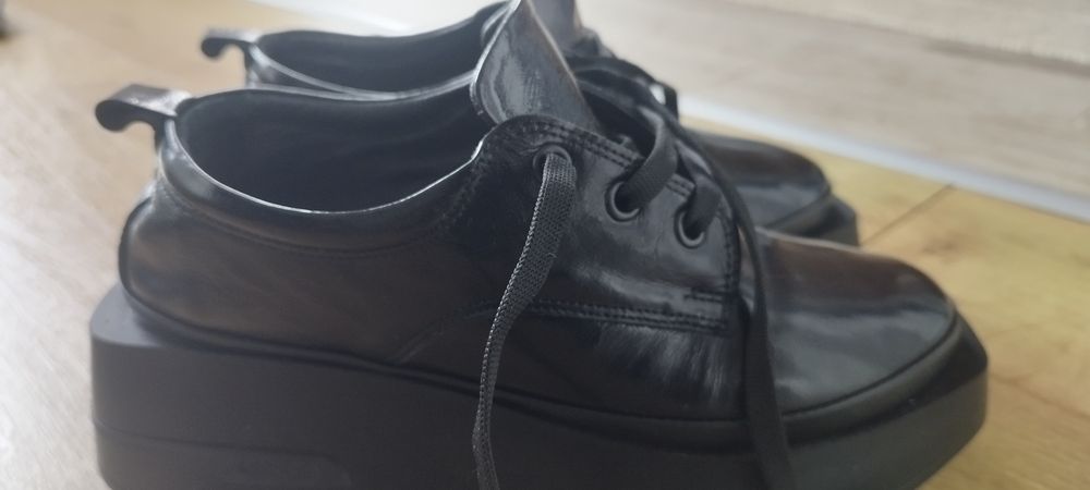 Pantofi negri Epica