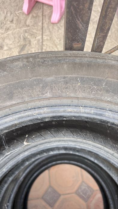 Продам Шины на внедорожник 285/50 R20