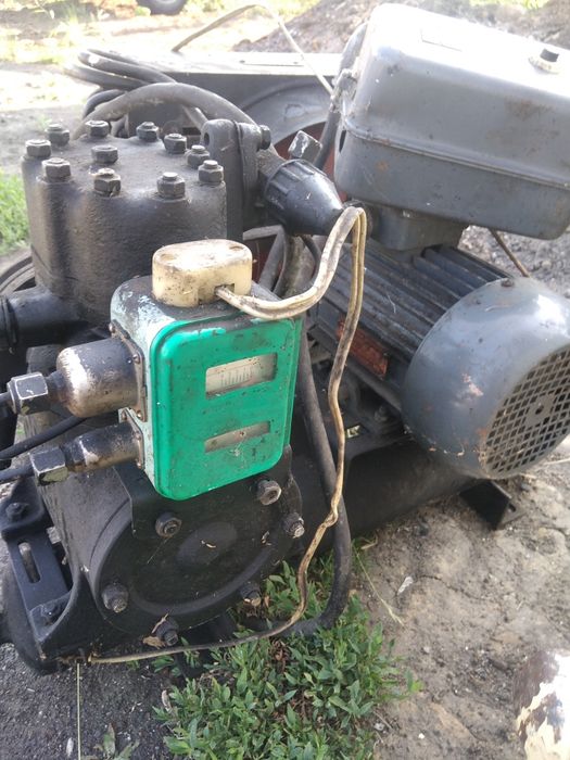 Продам холодильный компрессор