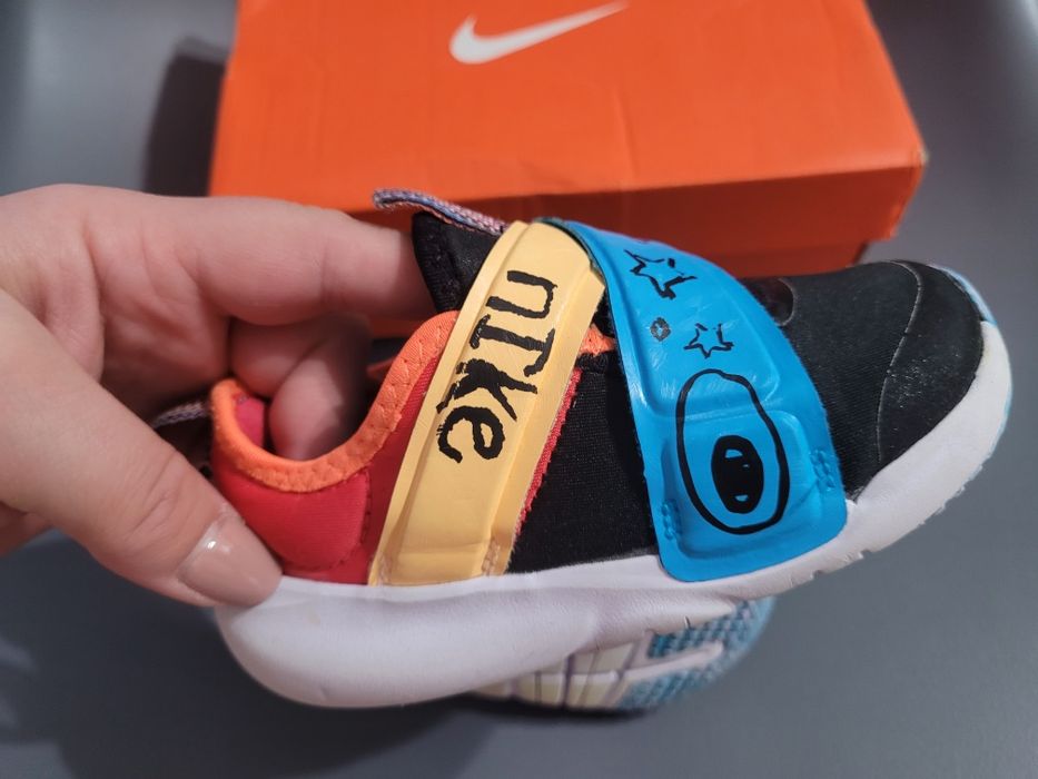 Adidasi Nike marimea 25