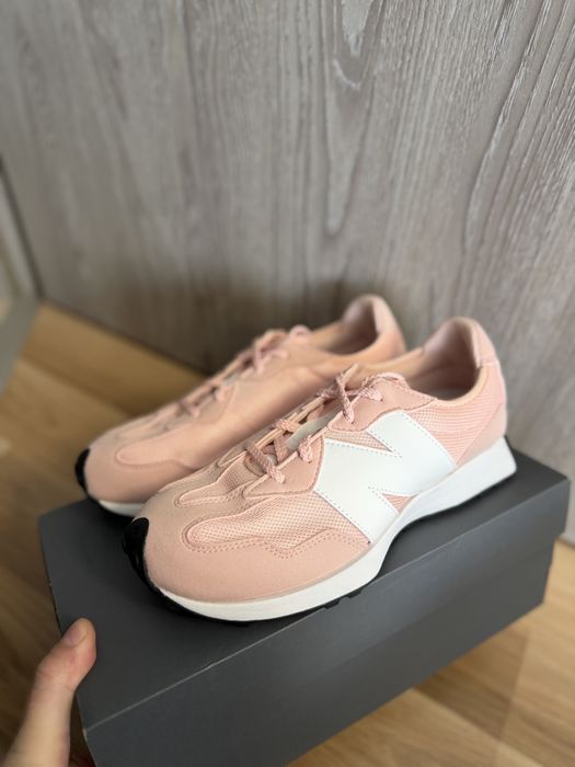 New Balance 327 roz cu logo alb marimea 38 noi originali