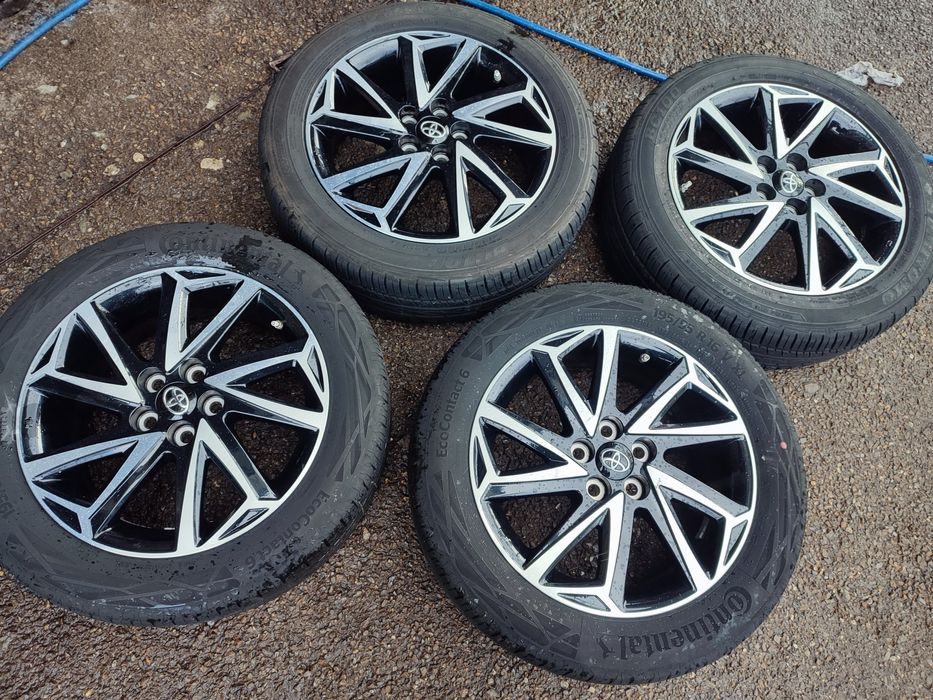 16" оригинални алуминиеви джанти за Toyota Yaris hybrid.