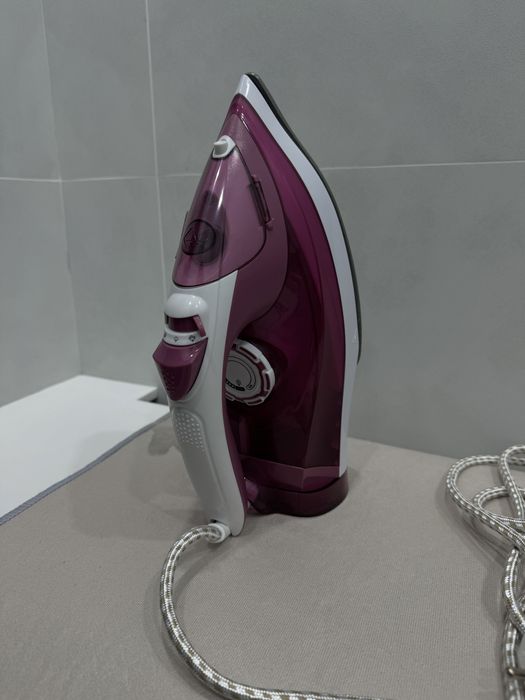 Продаю утюг новый