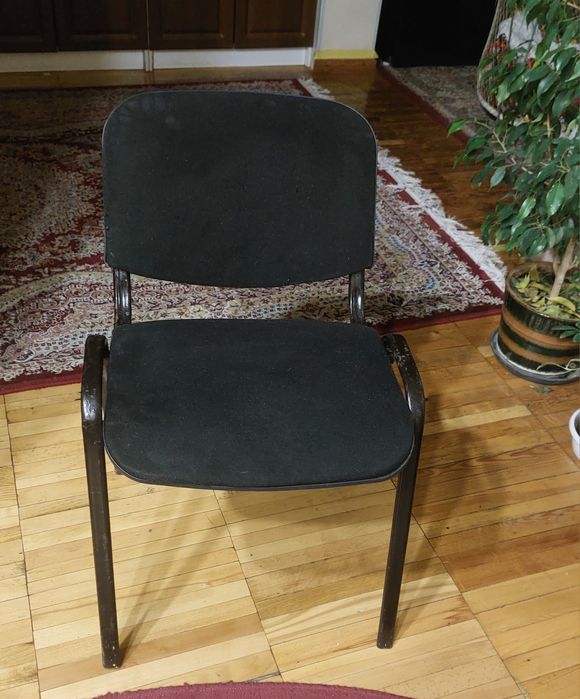 Продаётся  офисный стул