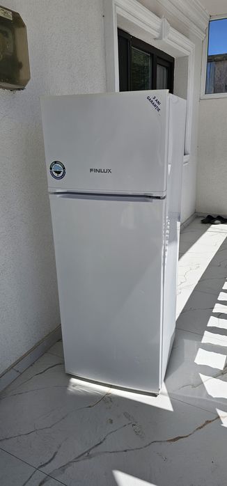 Frigider cu congelator 2 uși finelux aproape now
