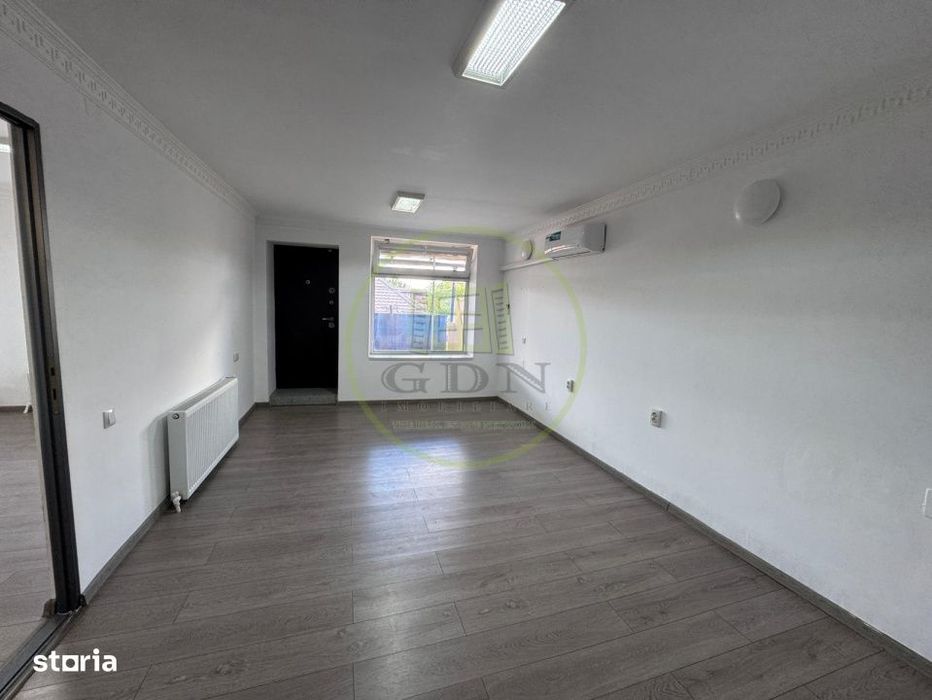 Inchiriere casa pentru birouri + 4 garaje, P-ta Cipariu