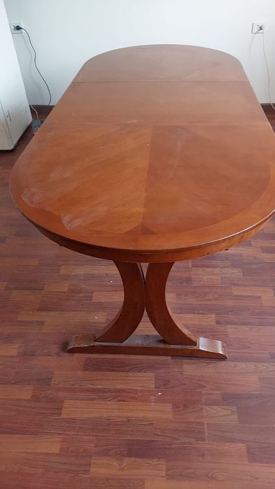 Продам стол обеденный