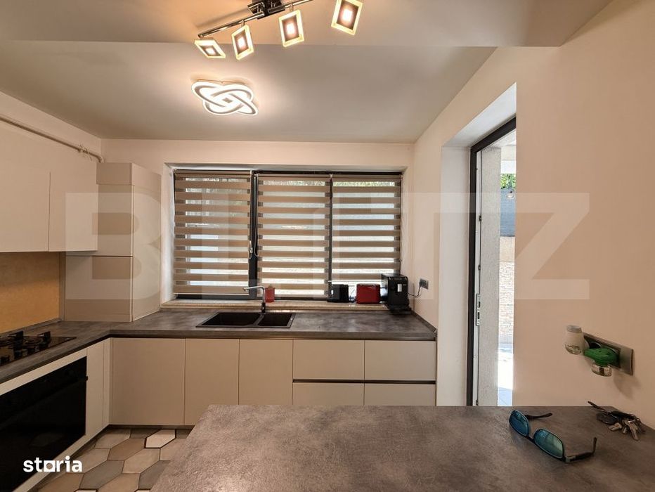 Apartament 4 camere, 112.05 mp, 2 niveluri, curte, loc de parcare, Ult