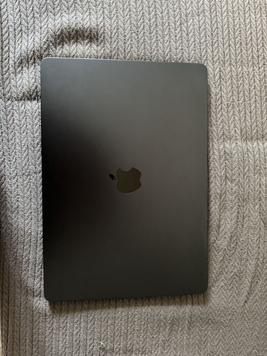 MacBook Air 15” M3 8 / 256 GB